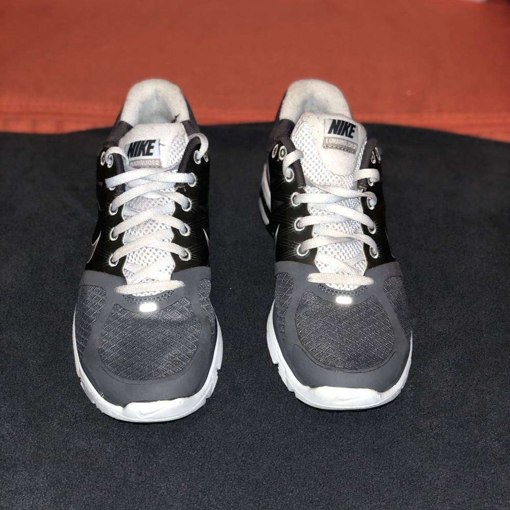 Nike Shoes - Picture 2 of 4